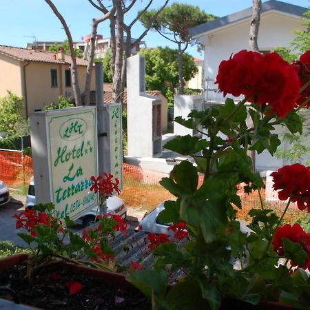 Hotel Ristorante La Terrazza Lido di Camaiore Exterior photo