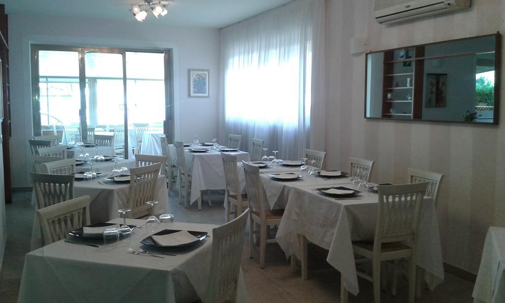 Hotel Ristorante La Terrazza Lido di Camaiore Exterior photo