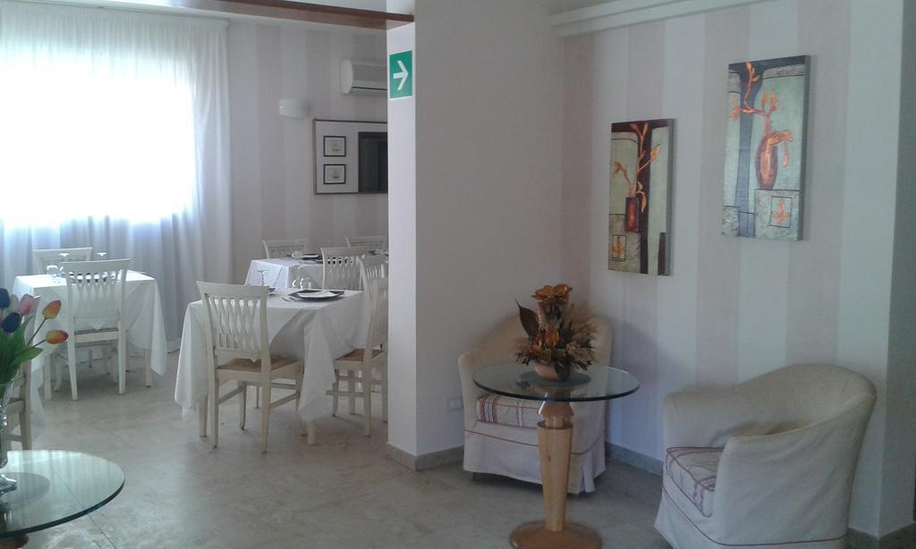 Hotel Ristorante La Terrazza Lido di Camaiore Exterior photo