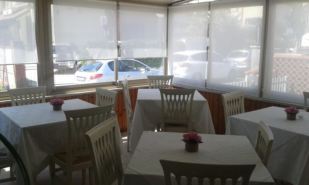 Hotel Ristorante La Terrazza Lido di Camaiore Exterior photo