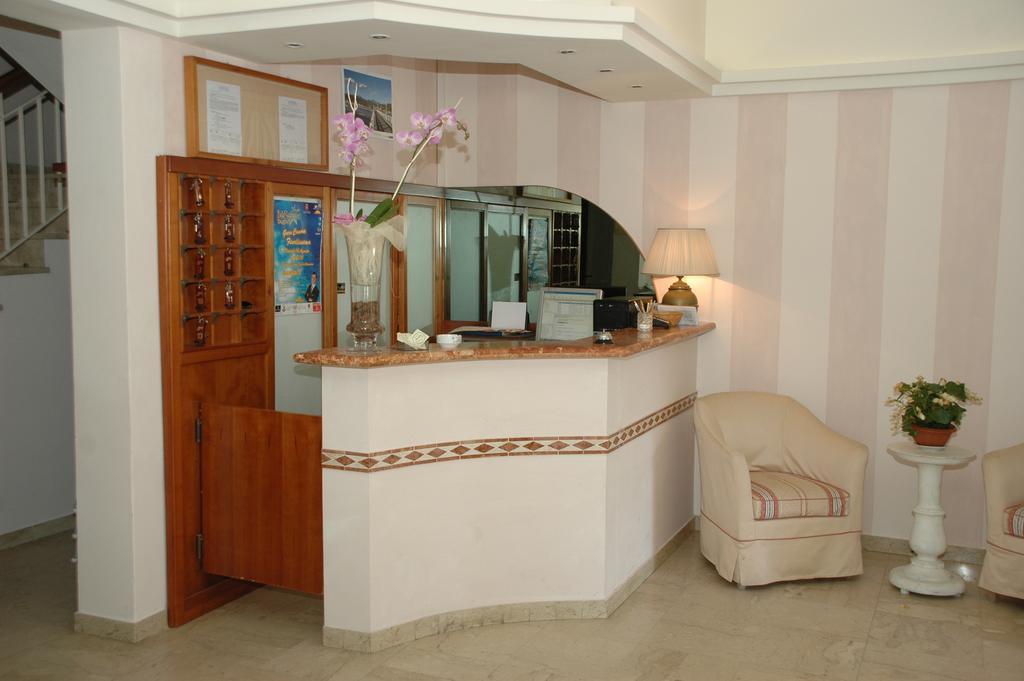 Hotel Ristorante La Terrazza Lido di Camaiore Exterior photo
