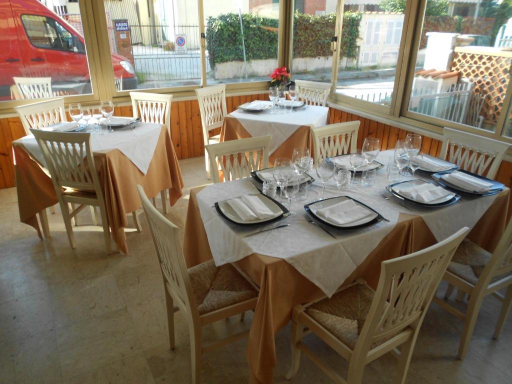 Hotel Ristorante La Terrazza Lido di Camaiore Exterior photo